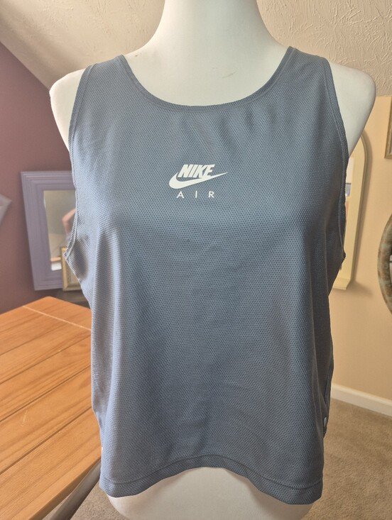 Nike Tops - Nike Air Dri-Fit Crop Top - Size Large